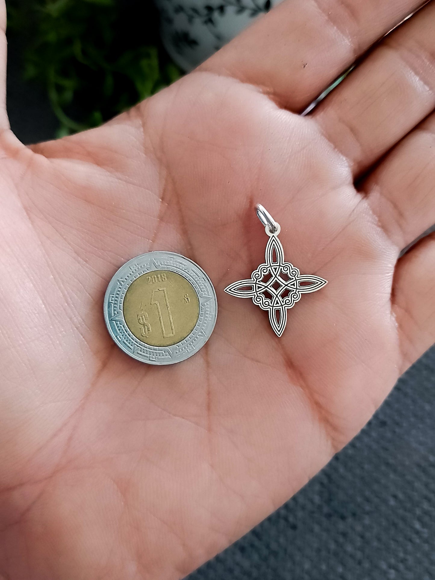 Dije nudo de bruja. Plata ( Mod 1)