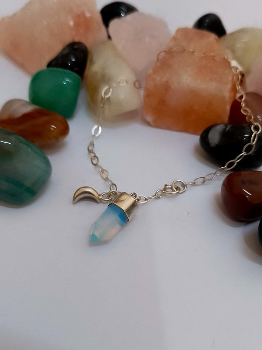 Pulsera de plata con punta de Piedra Luna