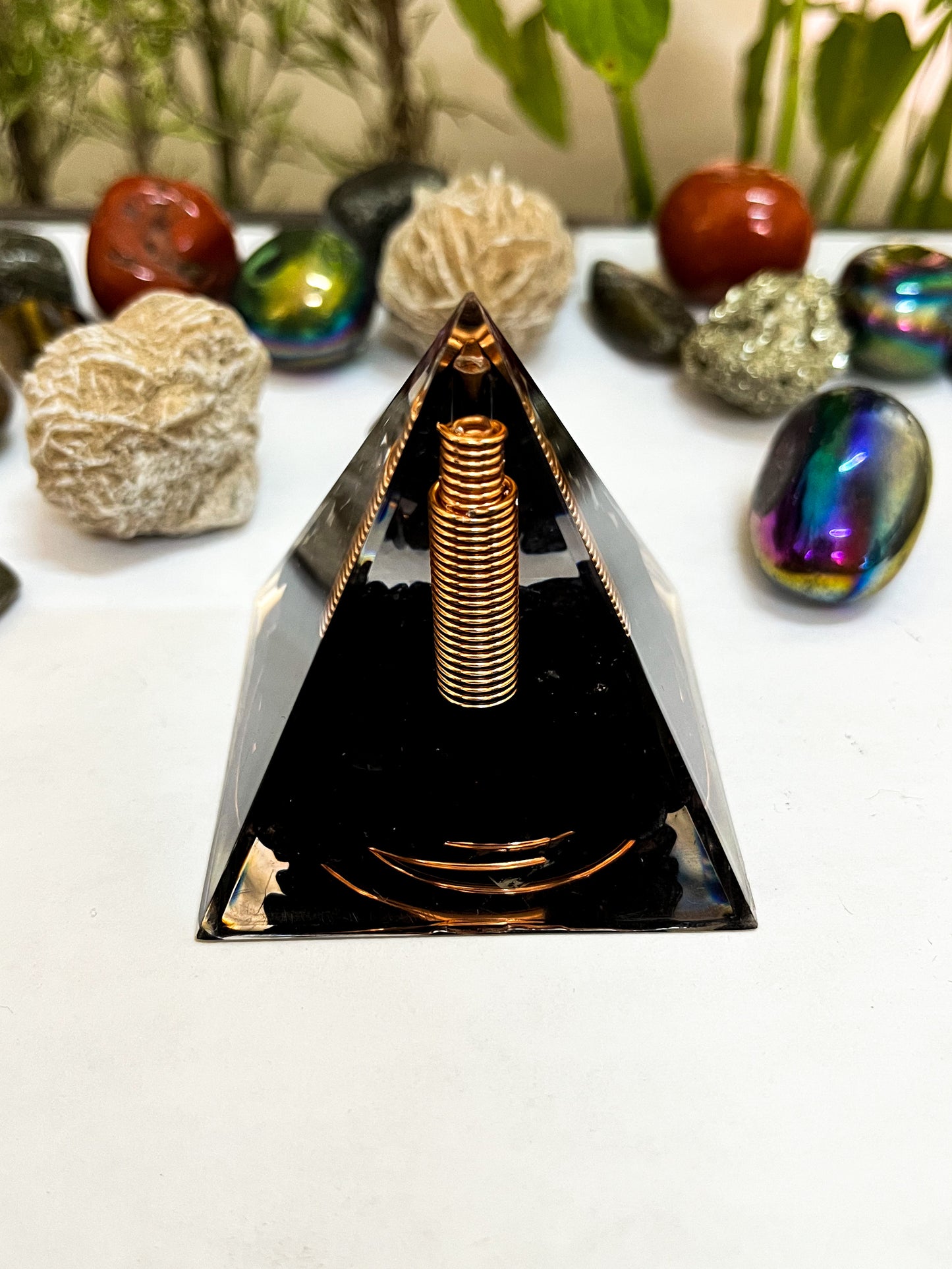 Pirámide Orgonita con Sensor Cósmico