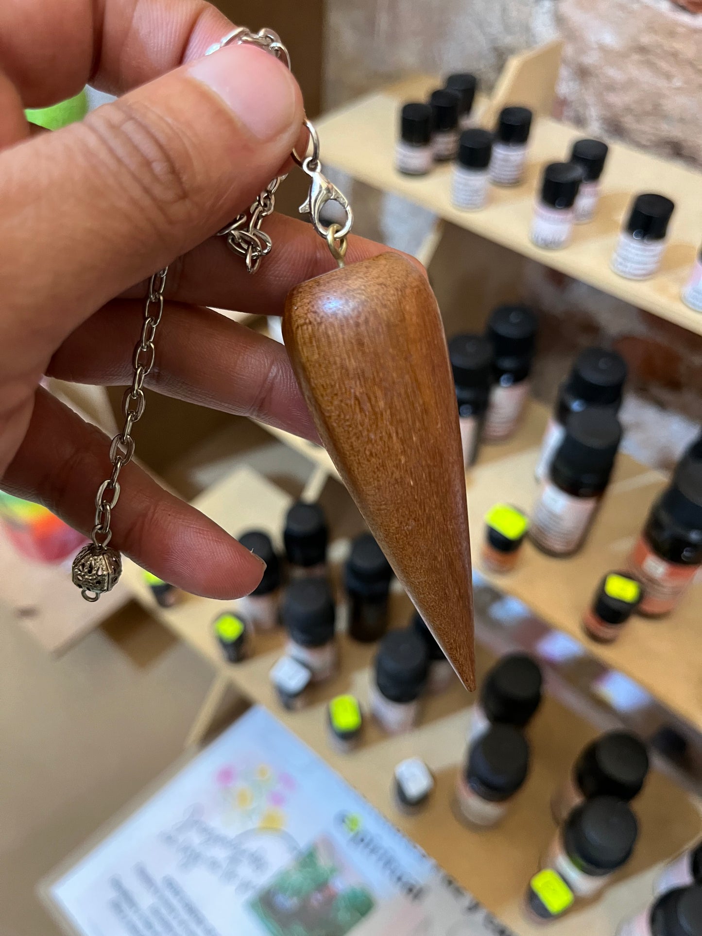 Péndulo Radiestésico de Madera Natural Forma Gota