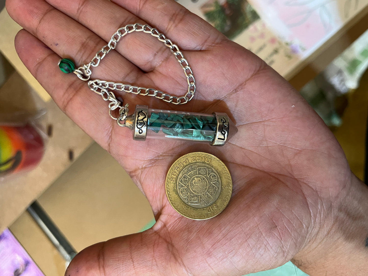 Péndulo Radiestésico de Vidrio y Acero Inoxidable con Cuarzo Malaquita