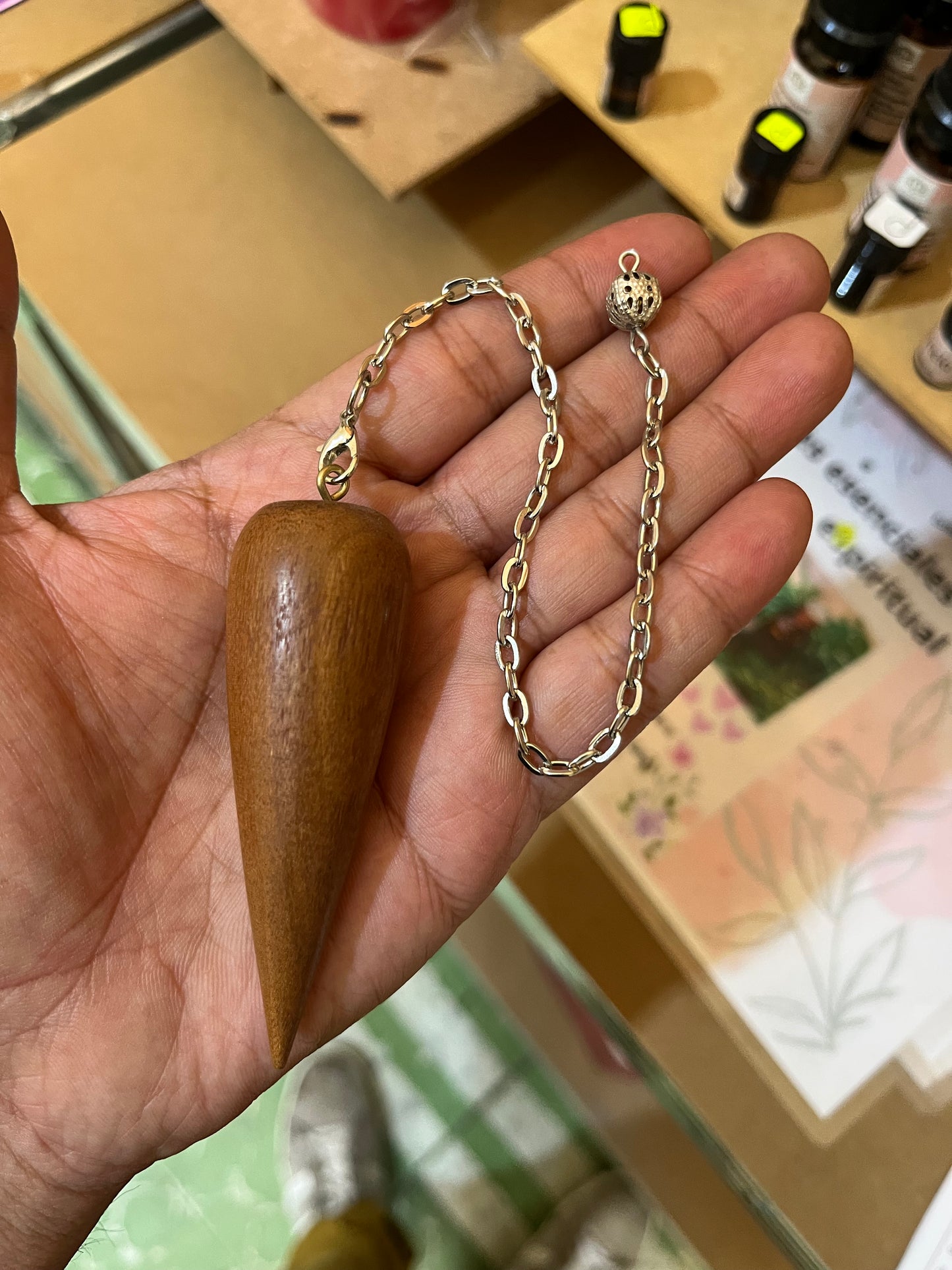 Péndulo Radiestésico de Madera Natural Forma Gota