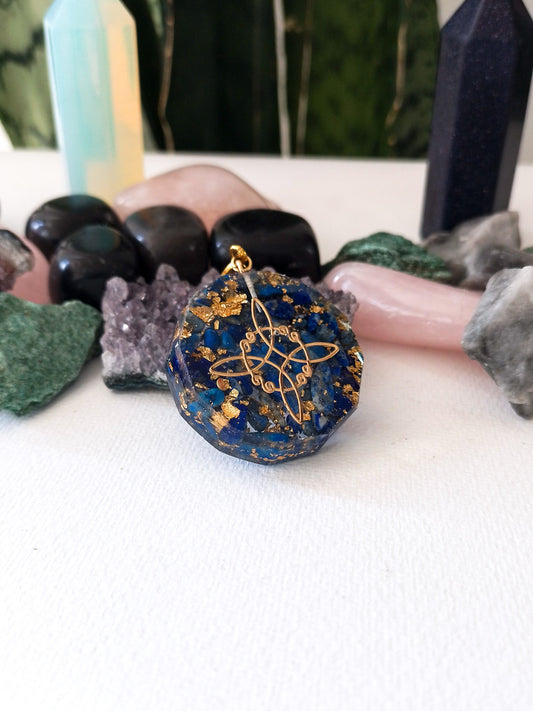 Resin orgonite with blue aventurine with witch's knot