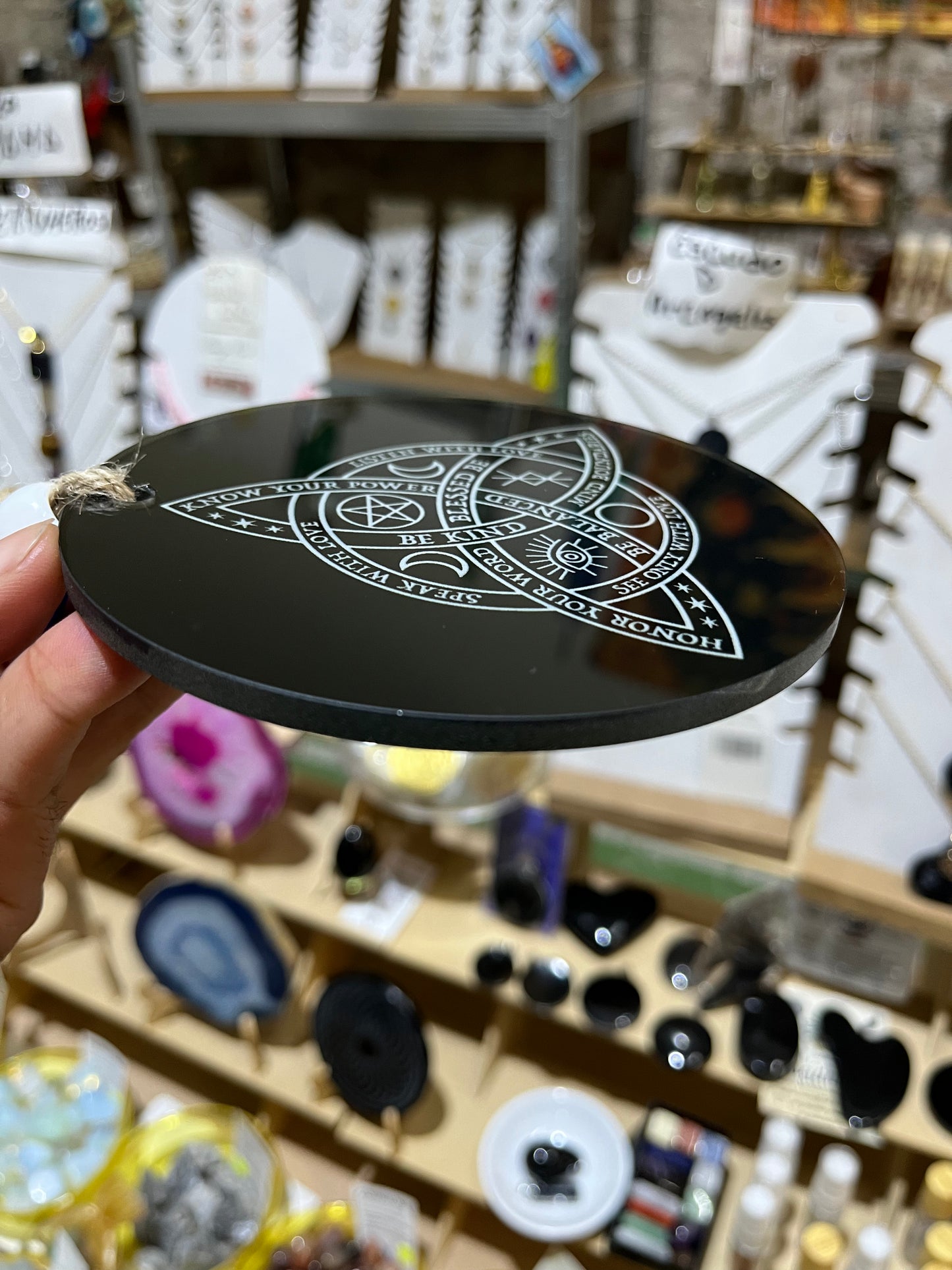 Amuleto Triquetra de Protección y Manifestación
