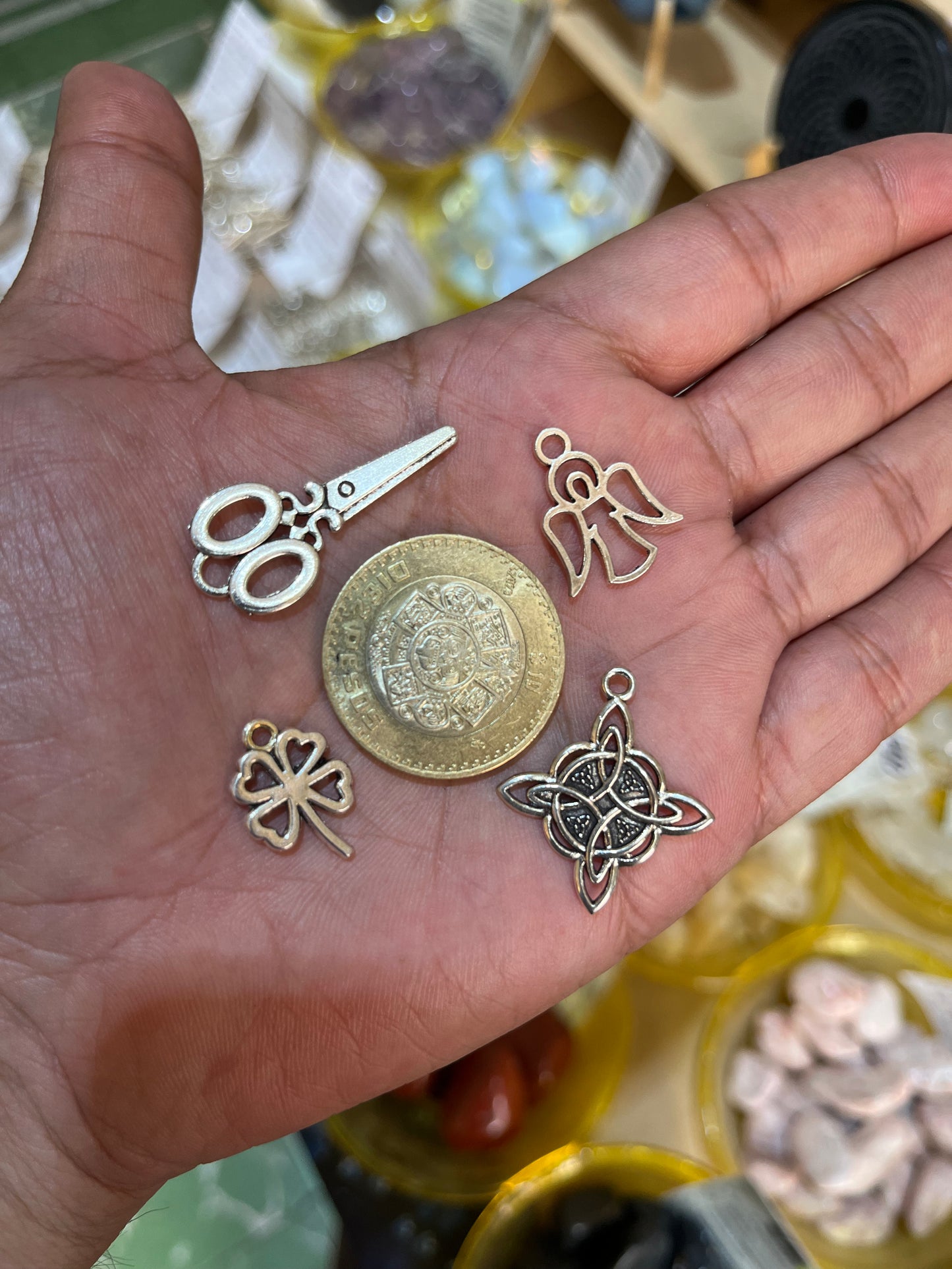 Set Dijes Esotéricos de Protección, Suerte y Abundancia: tijeras, angel, trébol, nudo de bruja.