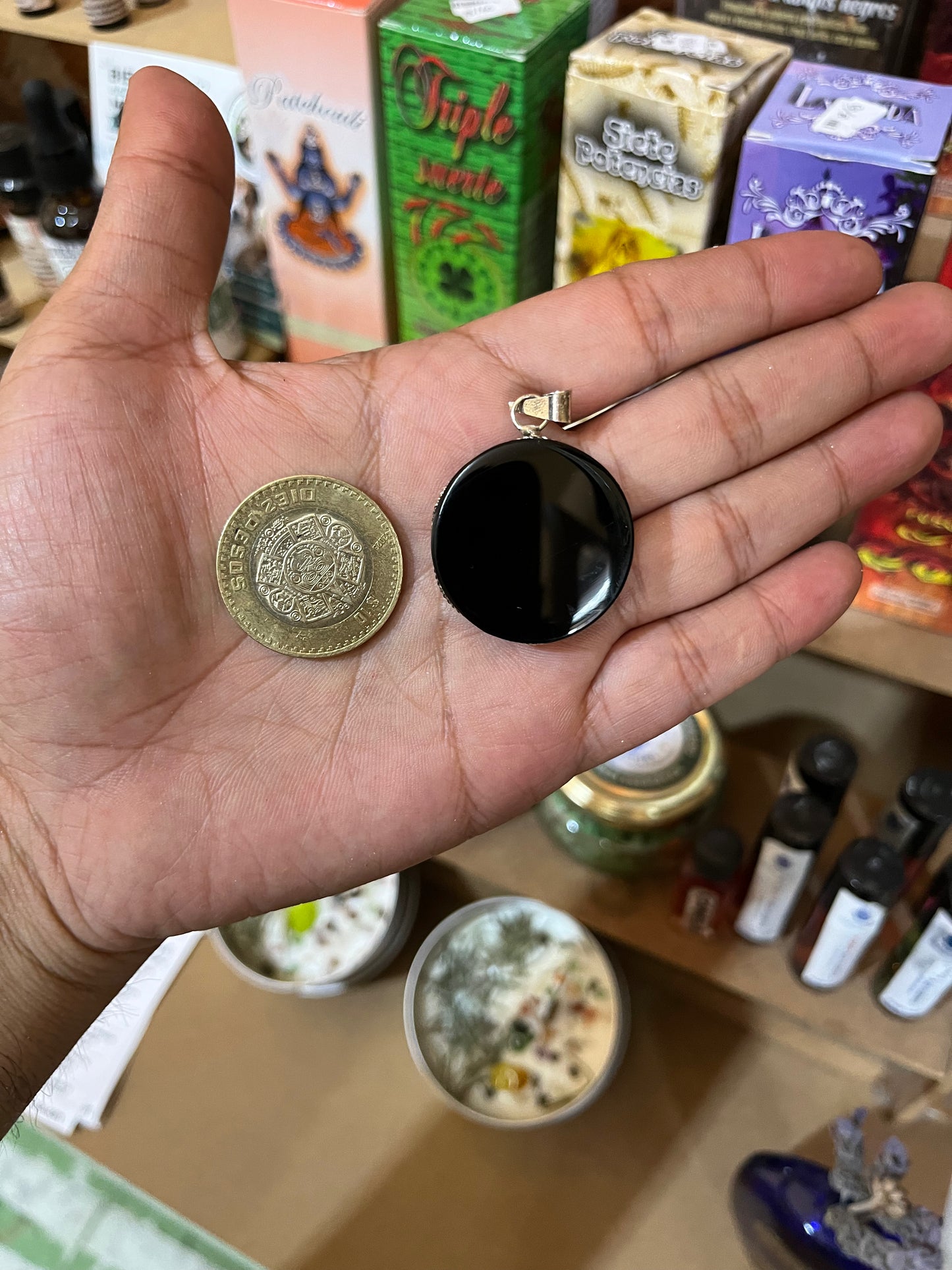 Dije Espejo de obsidiana. chico